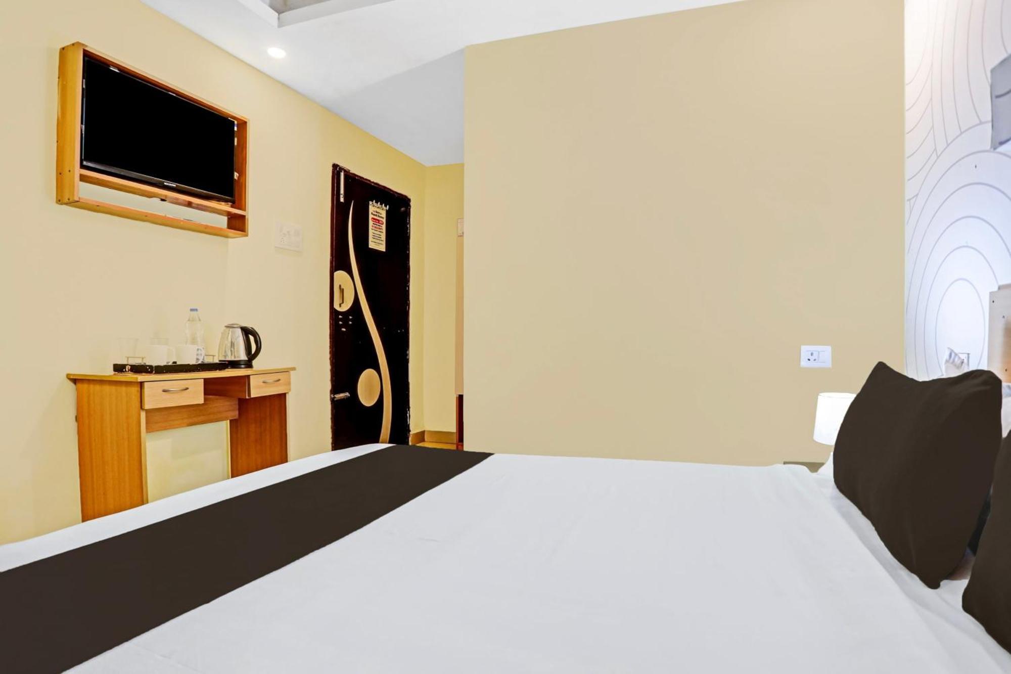 Super Hotel O Phulwarisharif Near Aiims Khagaul Exteriör bild